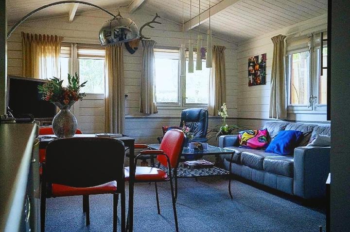 Chalet Op Een Rustig Park In De Natuur พุทเทิน ภายนอก รูปภาพ