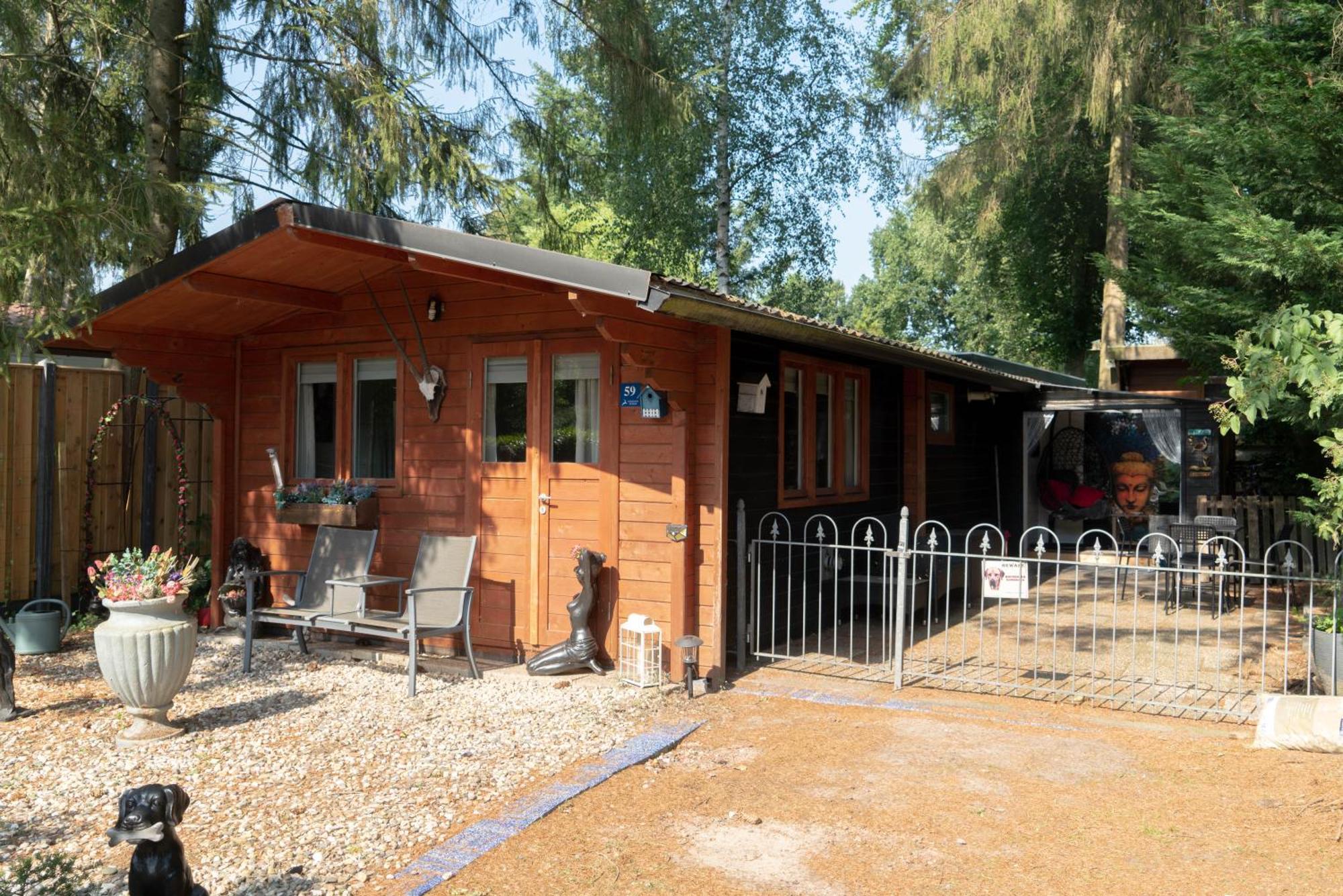 Chalet Op Een Rustig Park In De Natuur พุทเทิน ภายนอก รูปภาพ